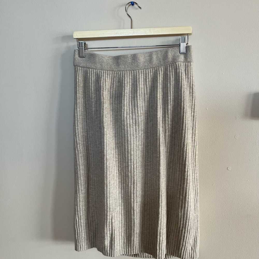 GAP Gray Ribbed Midi Skirt